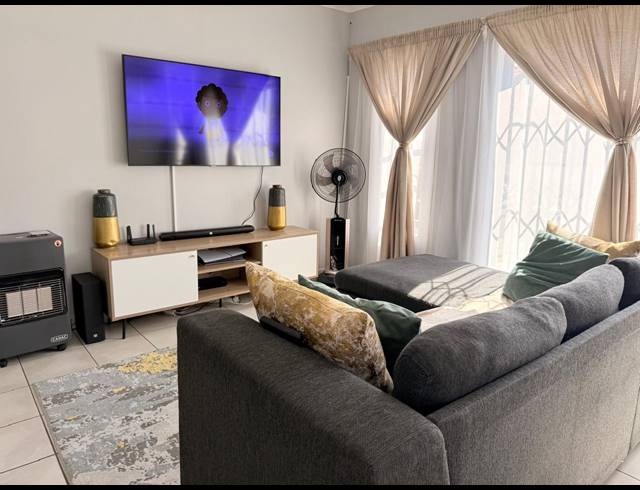 3 BEDROOM HOUSE FOR SALE IN WATERKLOOF EAST